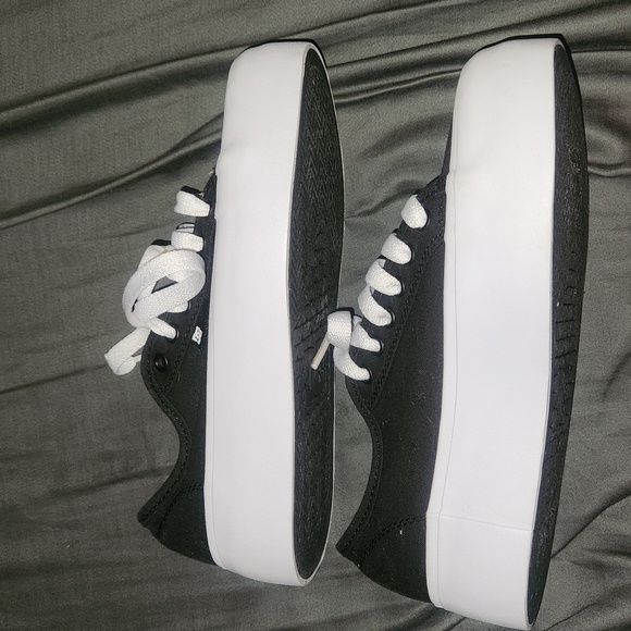 DC Platform Sneakers Women's Size 5 - Picture 8 of 8